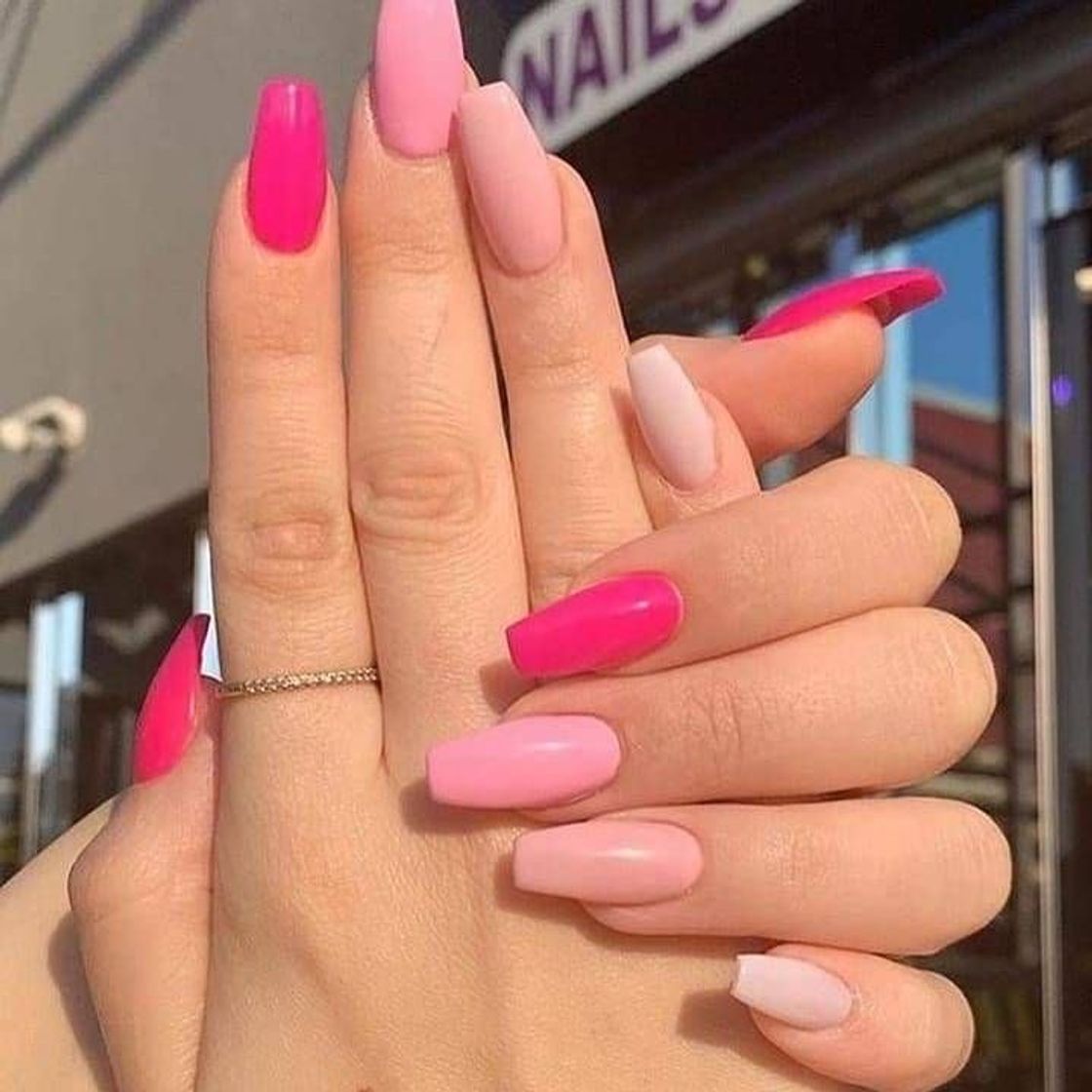 Moda Unhas c/ tons de rosa 💕