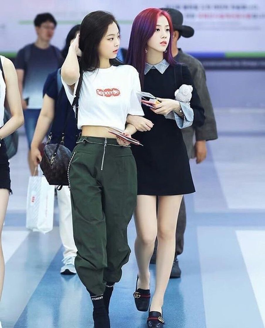 Fashion Jennie or Jisoo? 