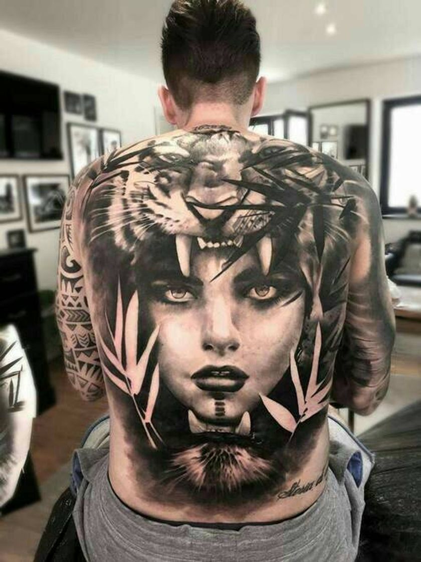 Moda Tattoos on men 