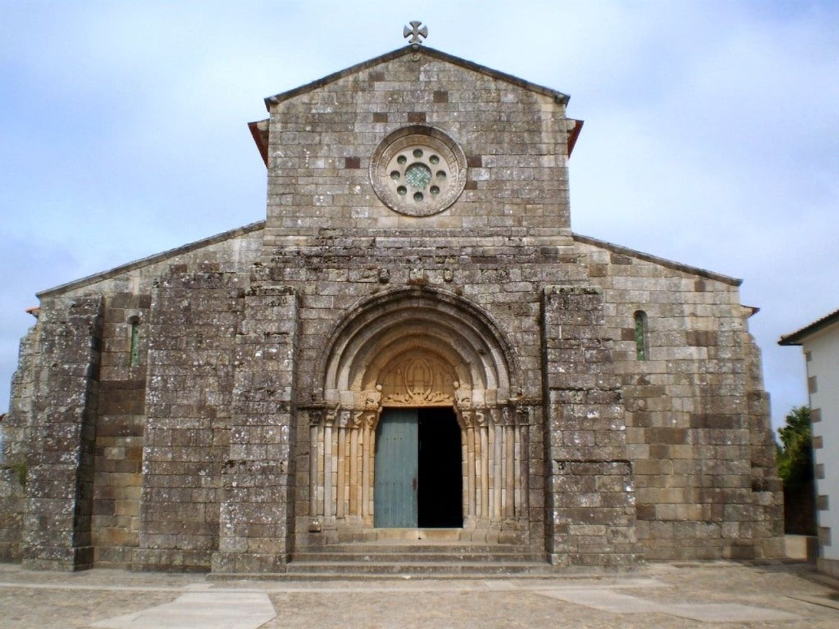 Lugar Igreja Românica de São Pedro de Rates