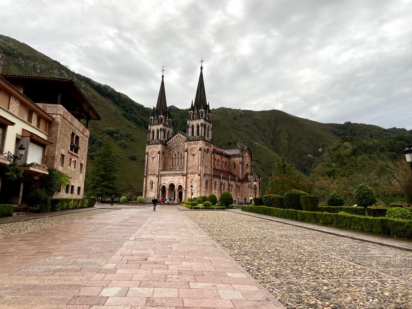 Place Basílica de Santa Maria la Real de Covadonga 