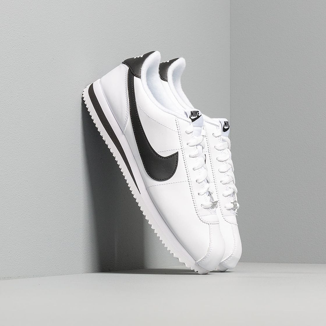 Social Nike Men's Cortez Basic Leather Shoe, Zapatillas de Trail Running para Hombre,