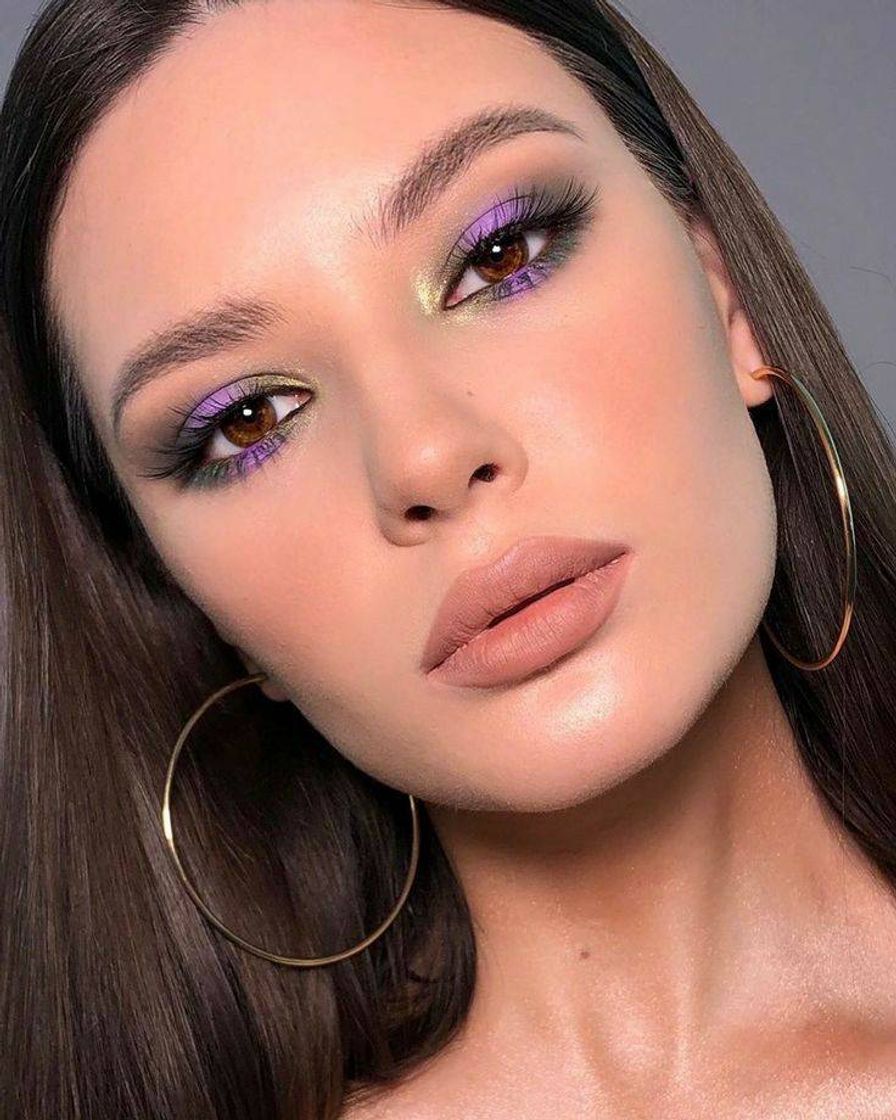 Moda Purple eye makeup