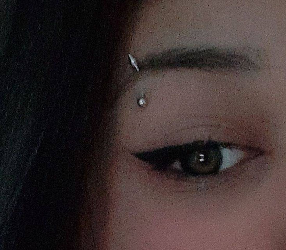 Moda eyebrow piercing 