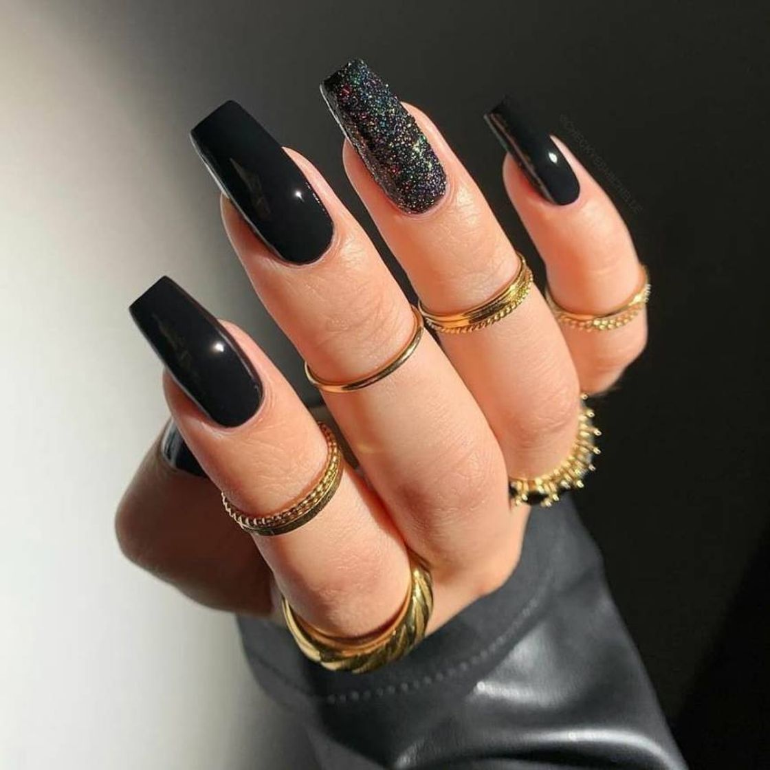 Fashion UNHA PRETA COM GLITTER 😍🖤