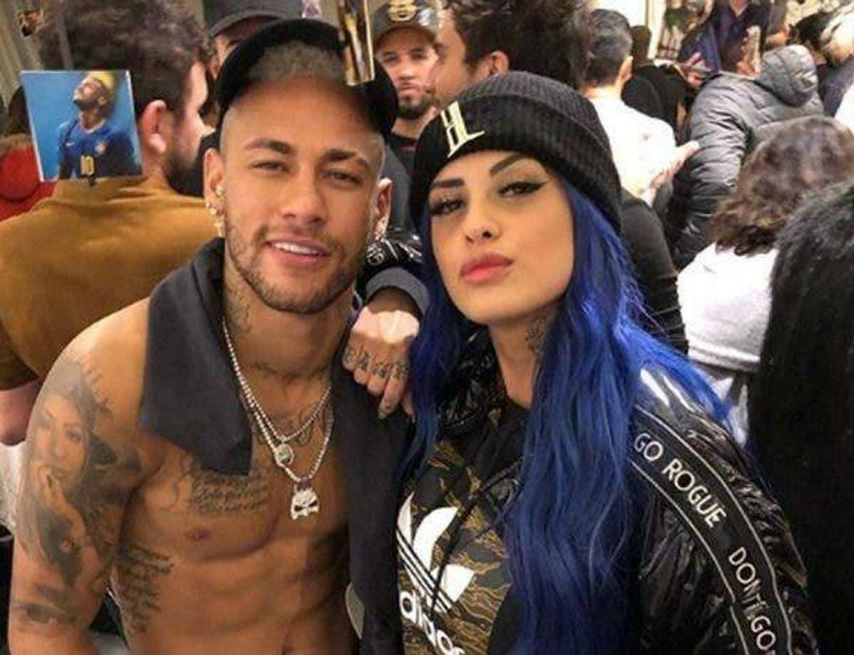 Fashion Separado de Bruna Marquezine, Neymar fica com outra