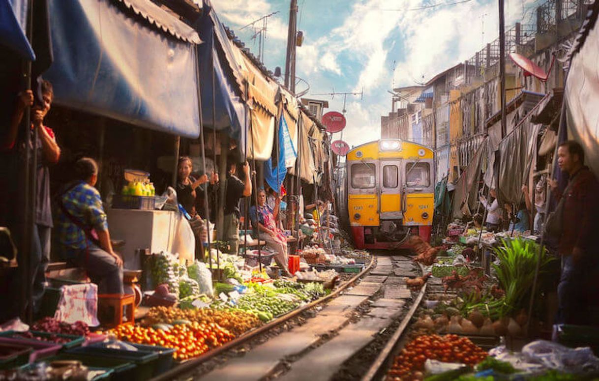 Place Mae Klong Fresh Market