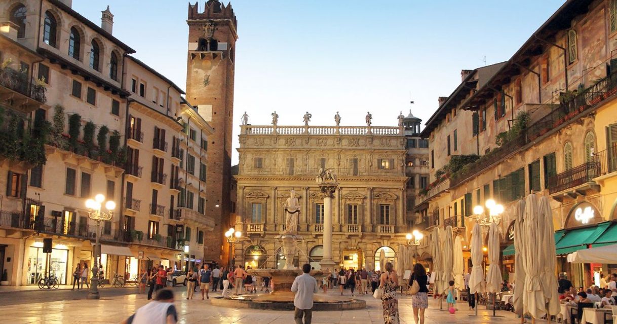 Place Piazza delle Erbe