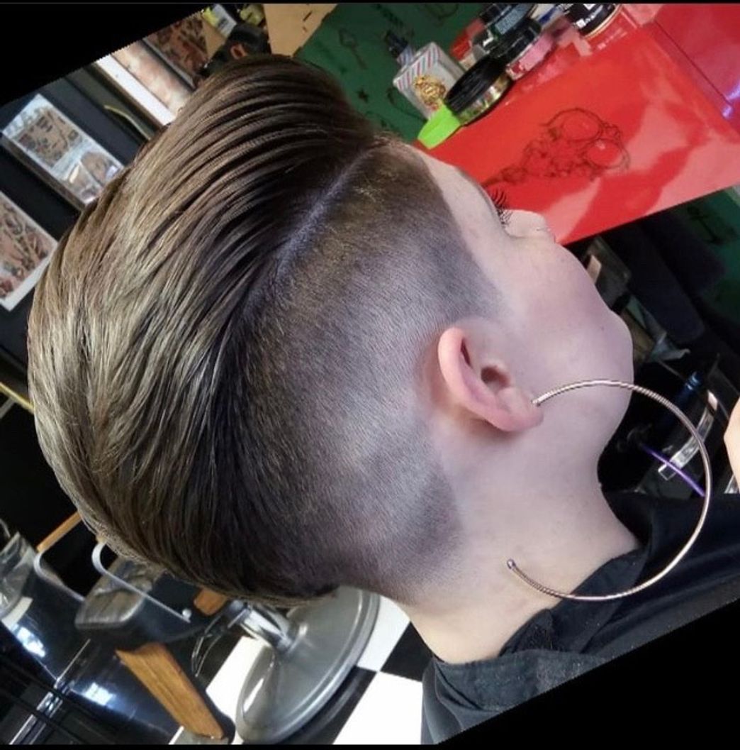 Social Ladyy Barber 