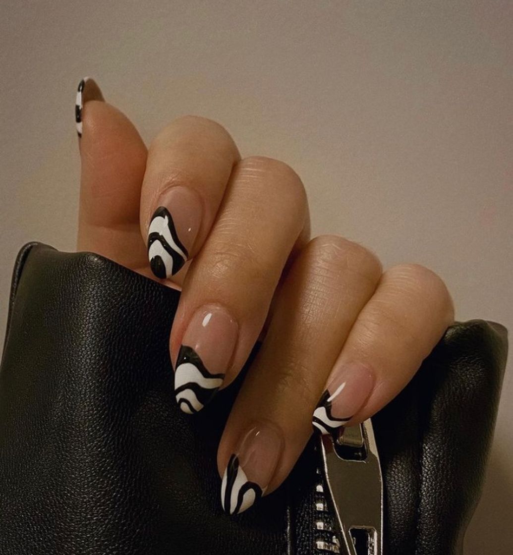 Social Nails