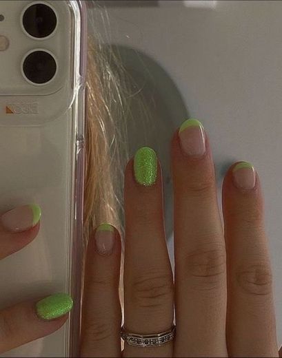 Green nail