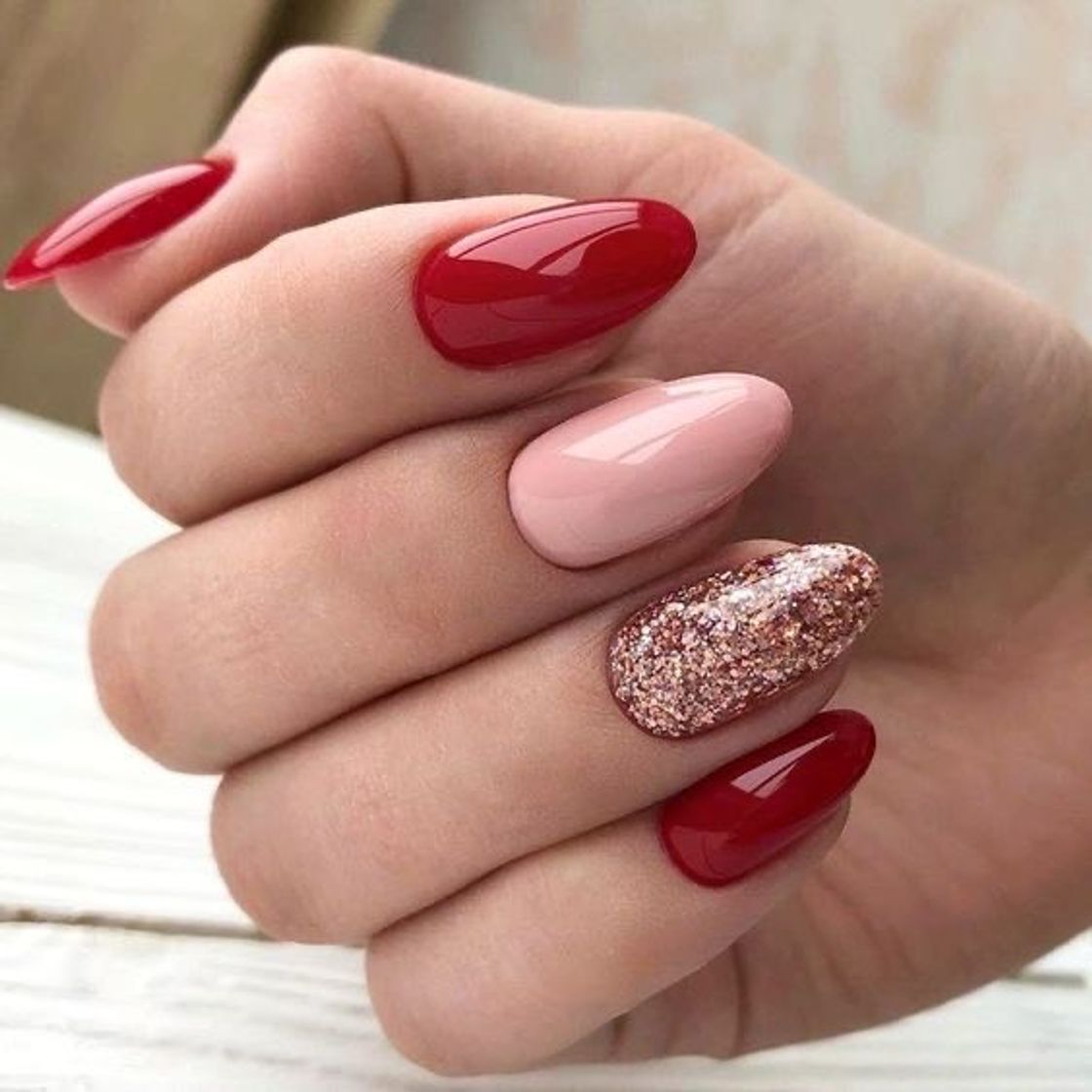 Fashion red nails 