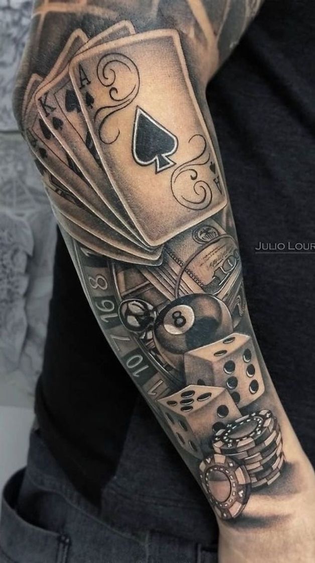 Fashion Tatuagem masculina linda no braço 