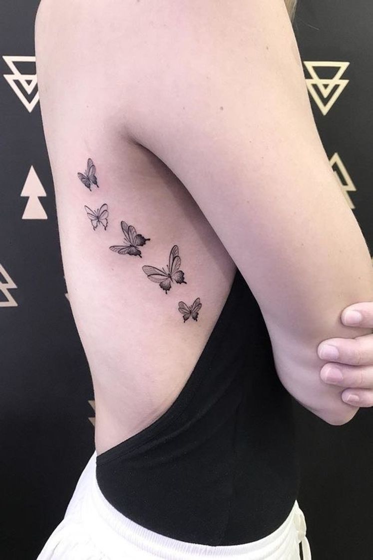 Fashion Tatuagem feminina linda de borboletas você faria essa tatto 