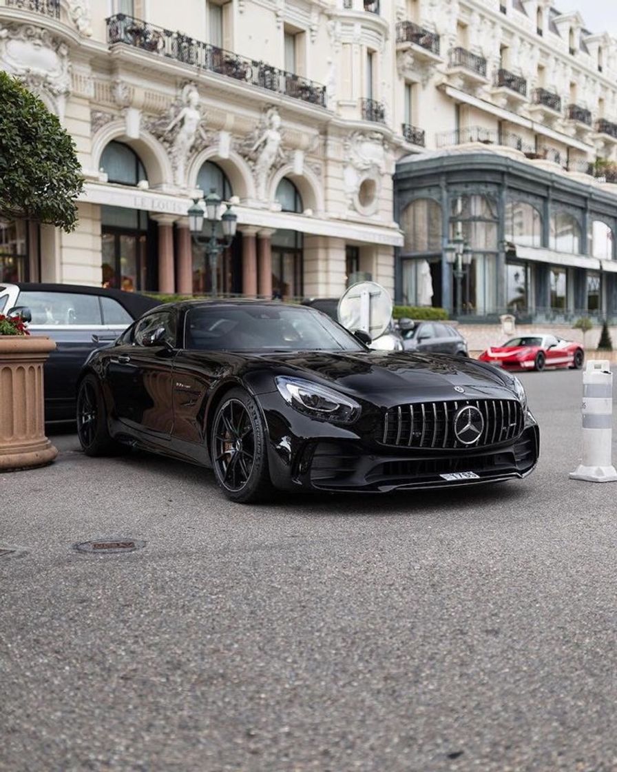 Moda Mercedes AMG GT R 