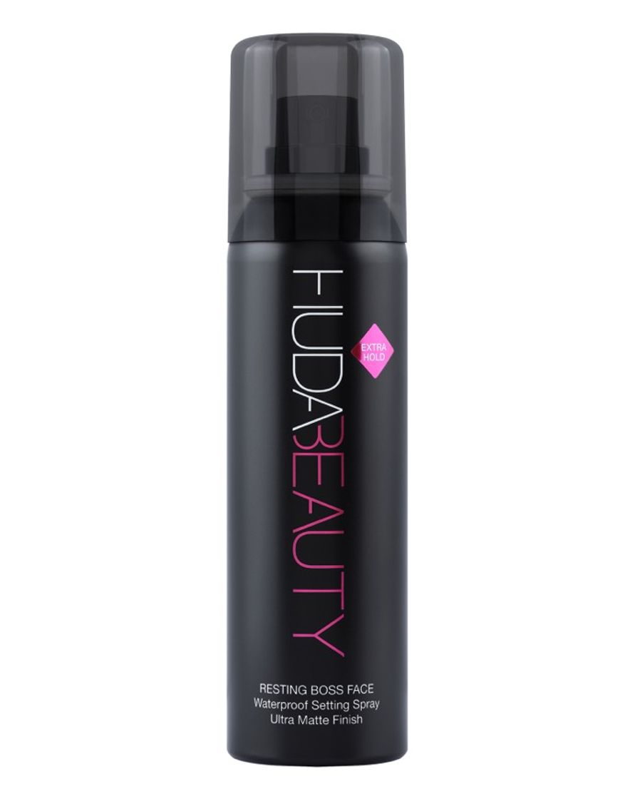 Product Huda Beauty setting spray