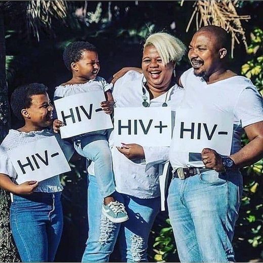 A mãe é HIV +.