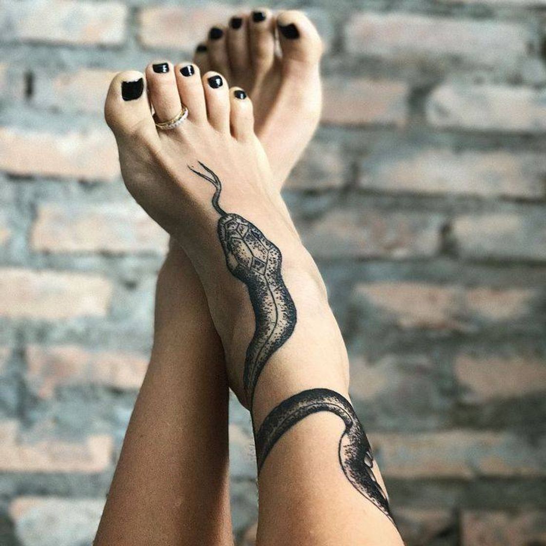 Fashion Olha essa tatuagem no pé 😻