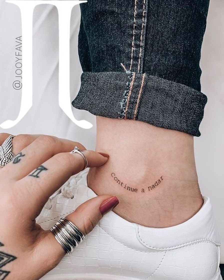 Fashion Tatuagem frase curta