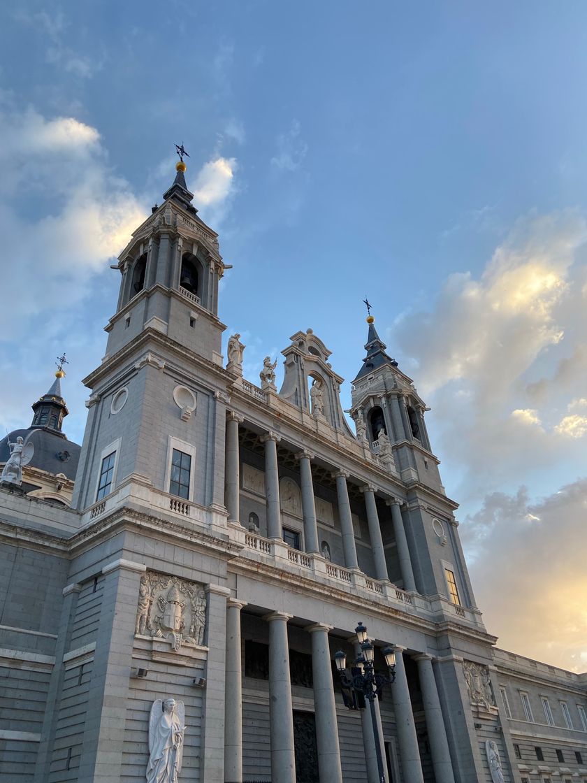 Place La Almudena