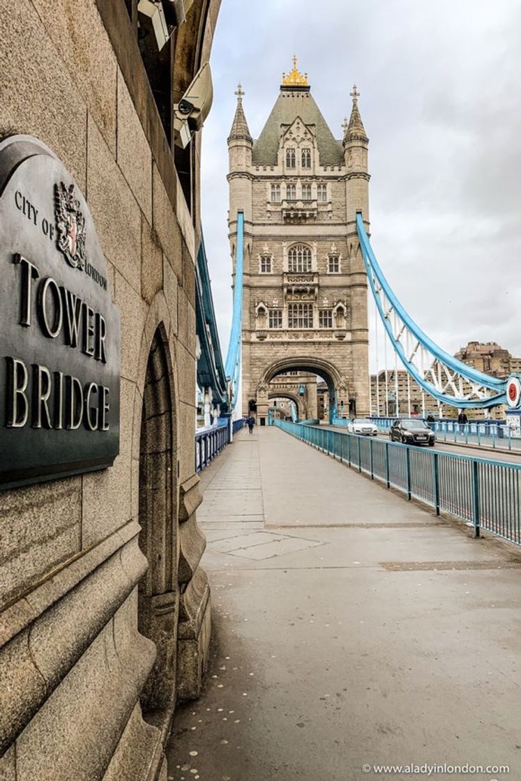Place Tower Bridge