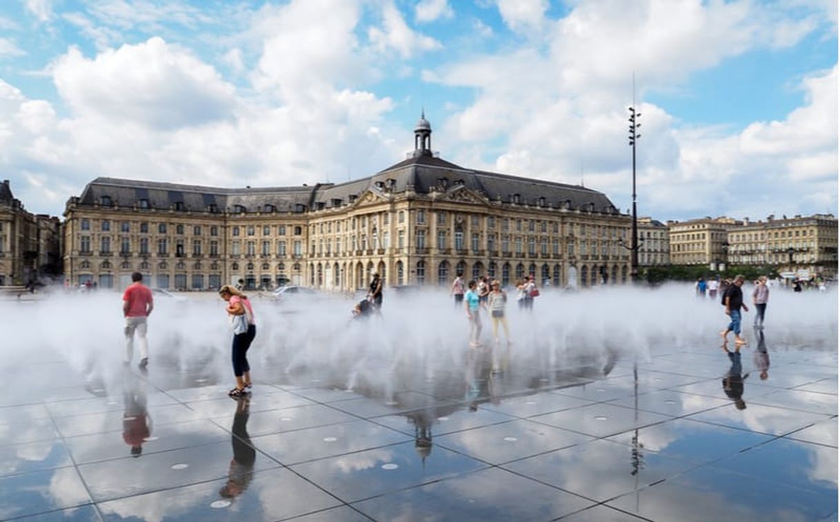 Place Le Miroir d'eau