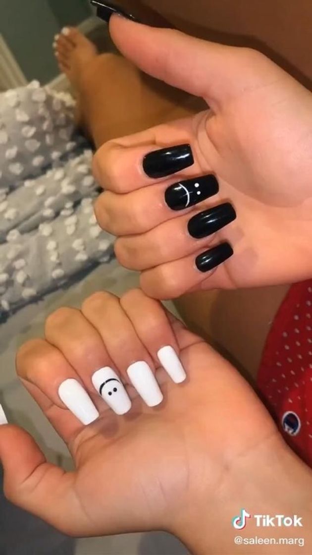 Moda ✨unhas black and white✨