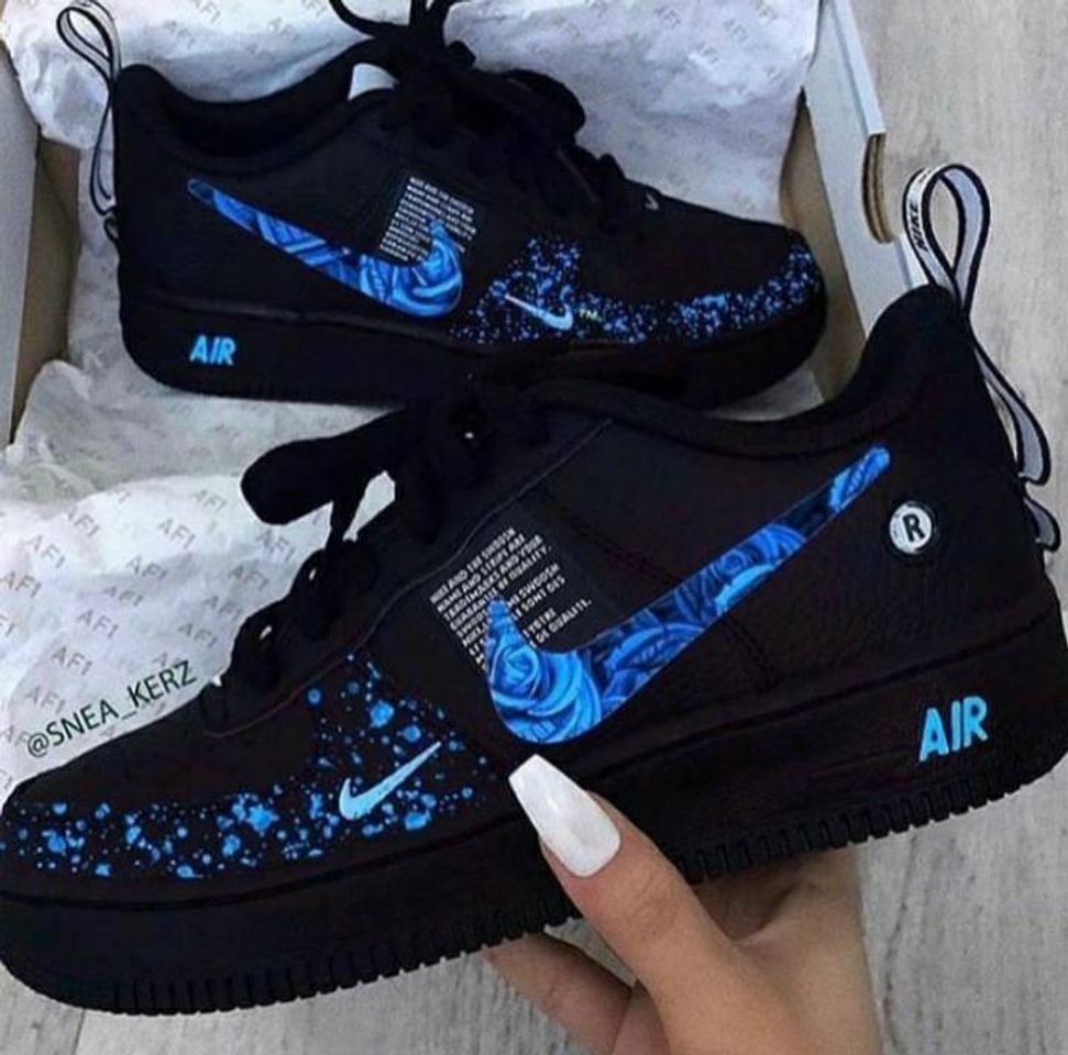  NIKE 