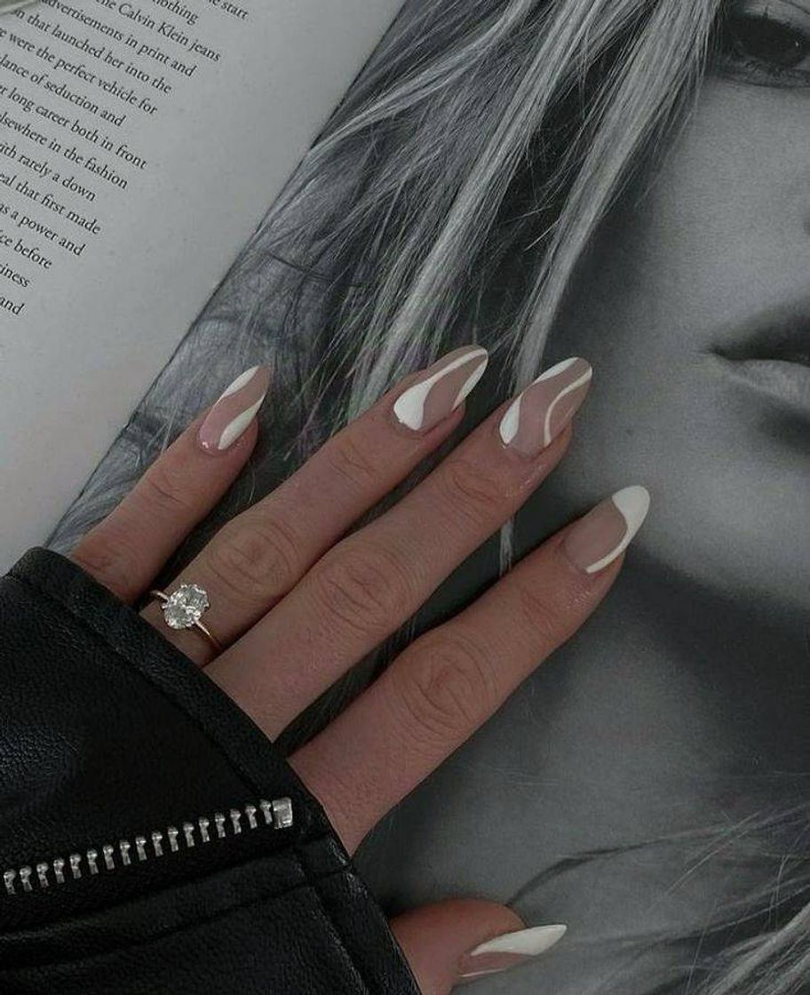 Moda Nails muse