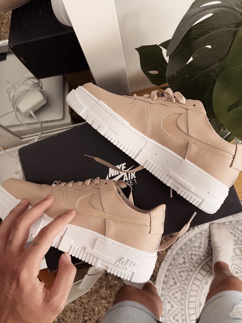 Moda Nike Air Force 1 pixel Beige