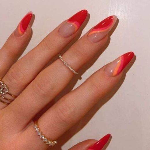 Wavy nails