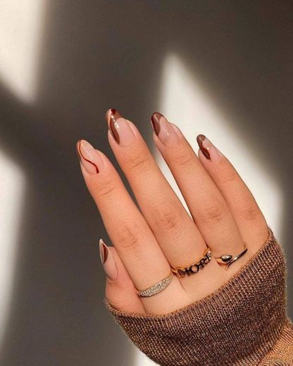 Brown nails 