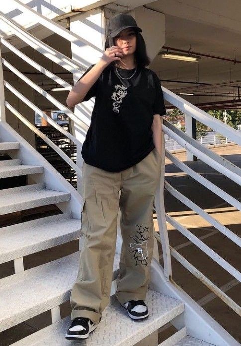 Social Calça demin cargo
Camiseta unex