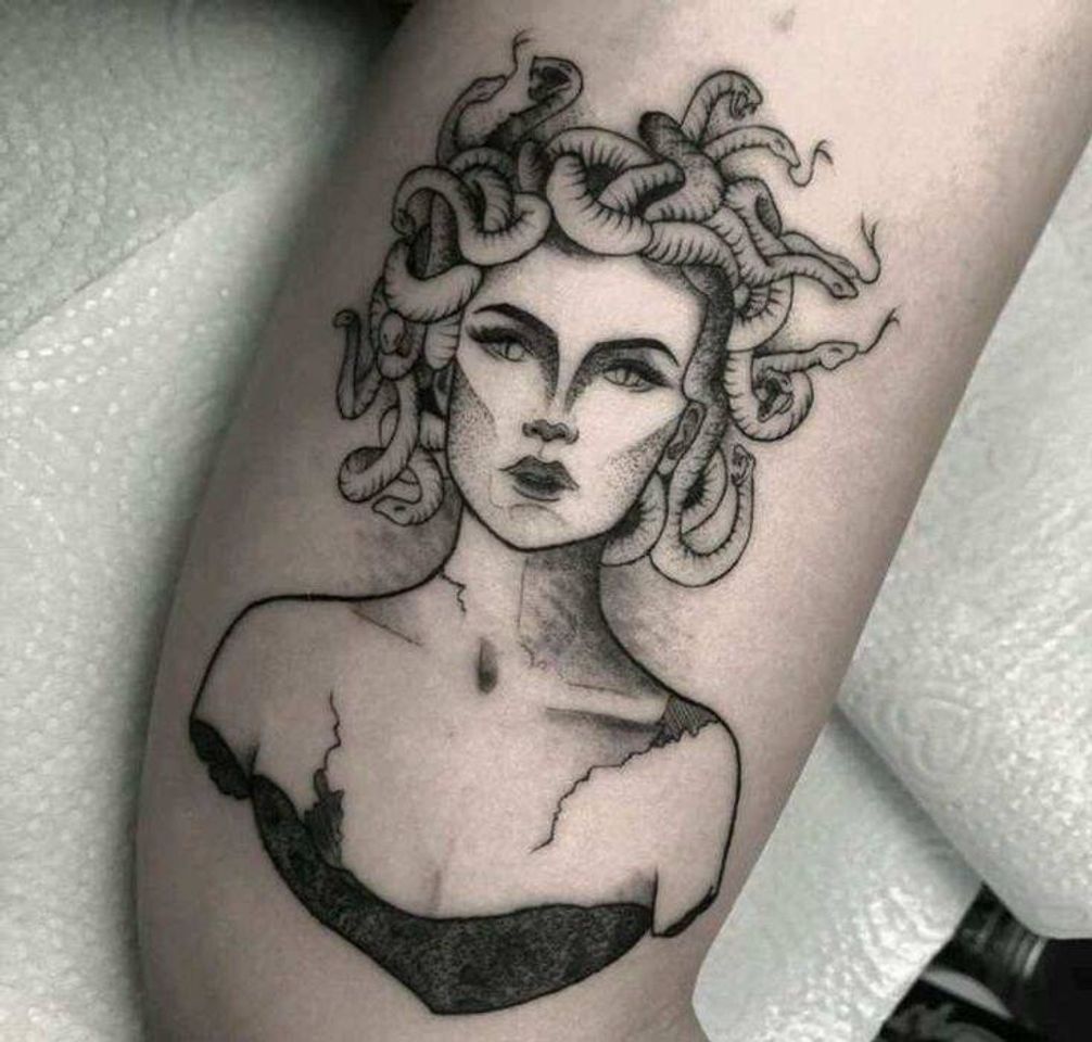 Fashion tatuagem medusa🐍.