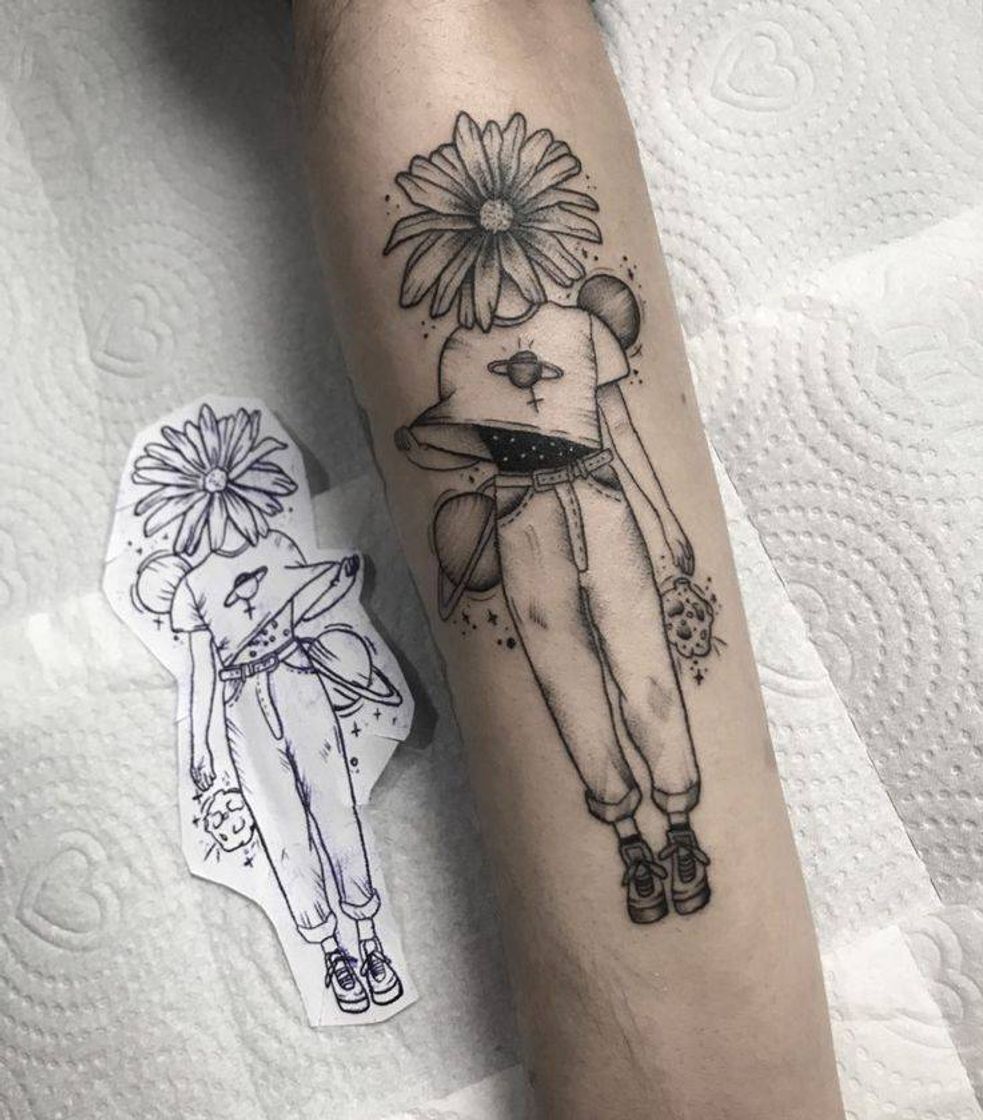 Moda tatuagem estilo Blackwork🖤🌻