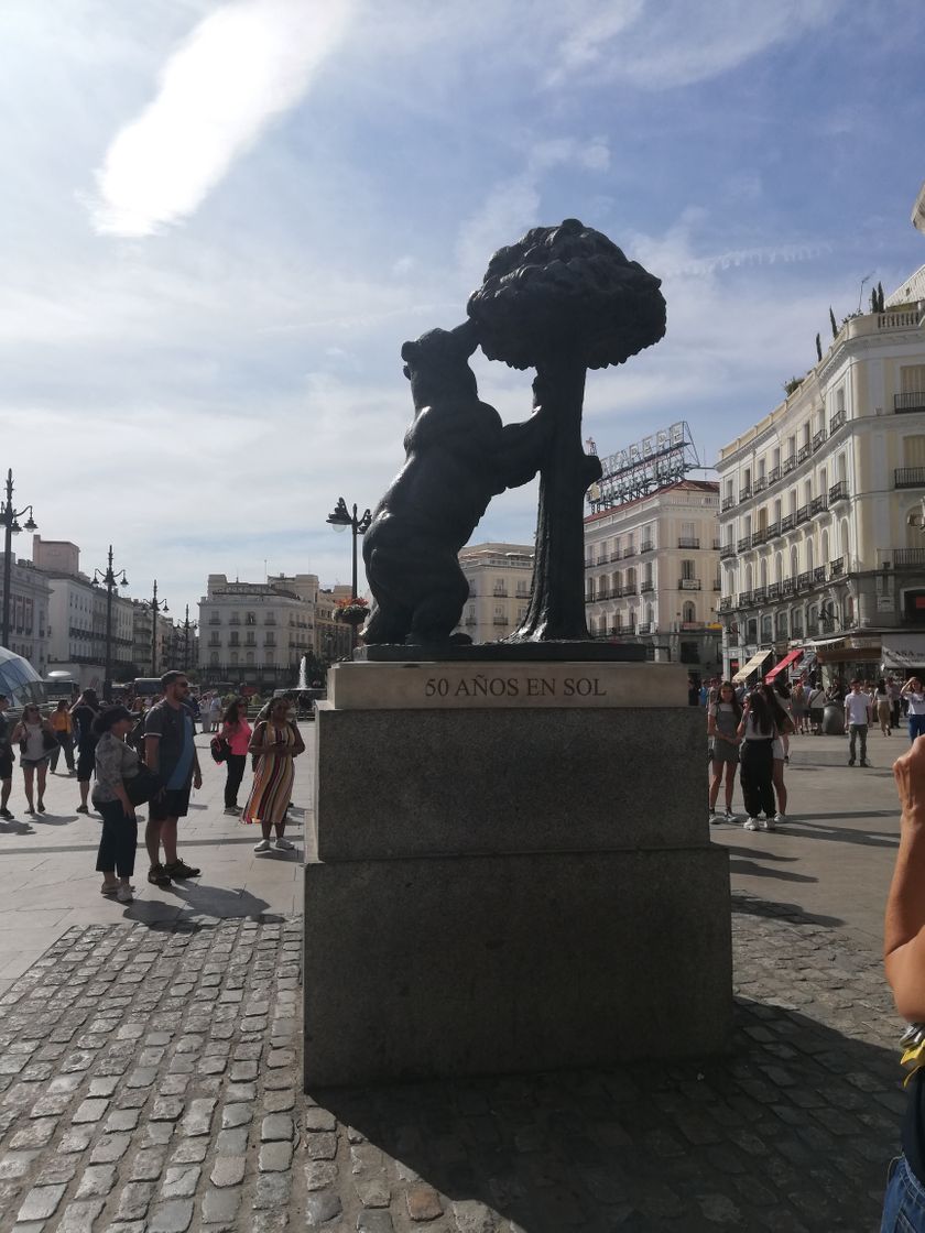 Lugar El Oso y el Madroño