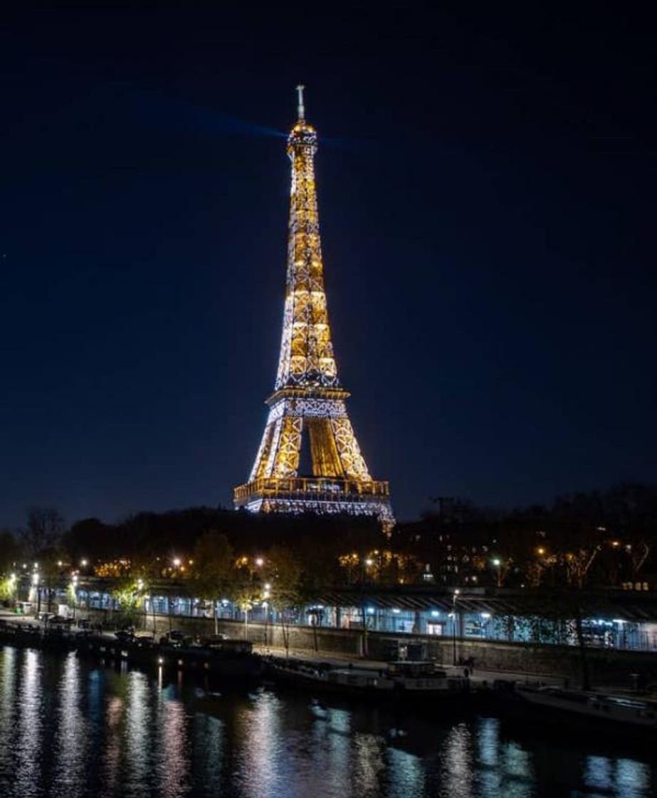 Place Torre Eiffel