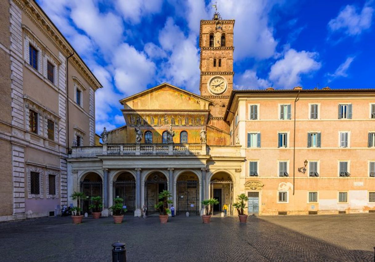 Place Basilica di Santa Maria in Trastevere