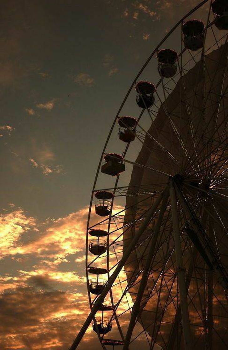 Fashion Ferris Wheel