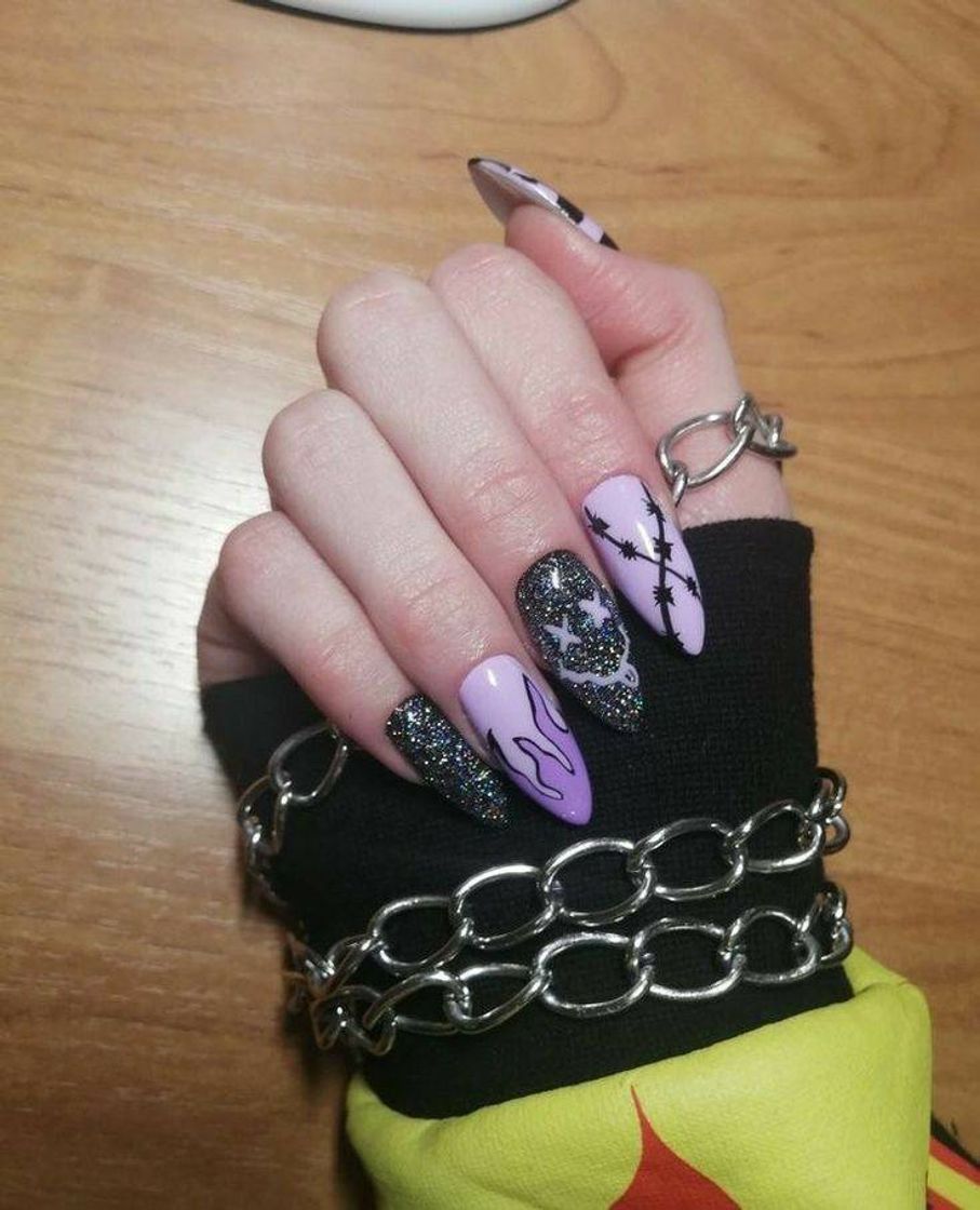 Moda Nails