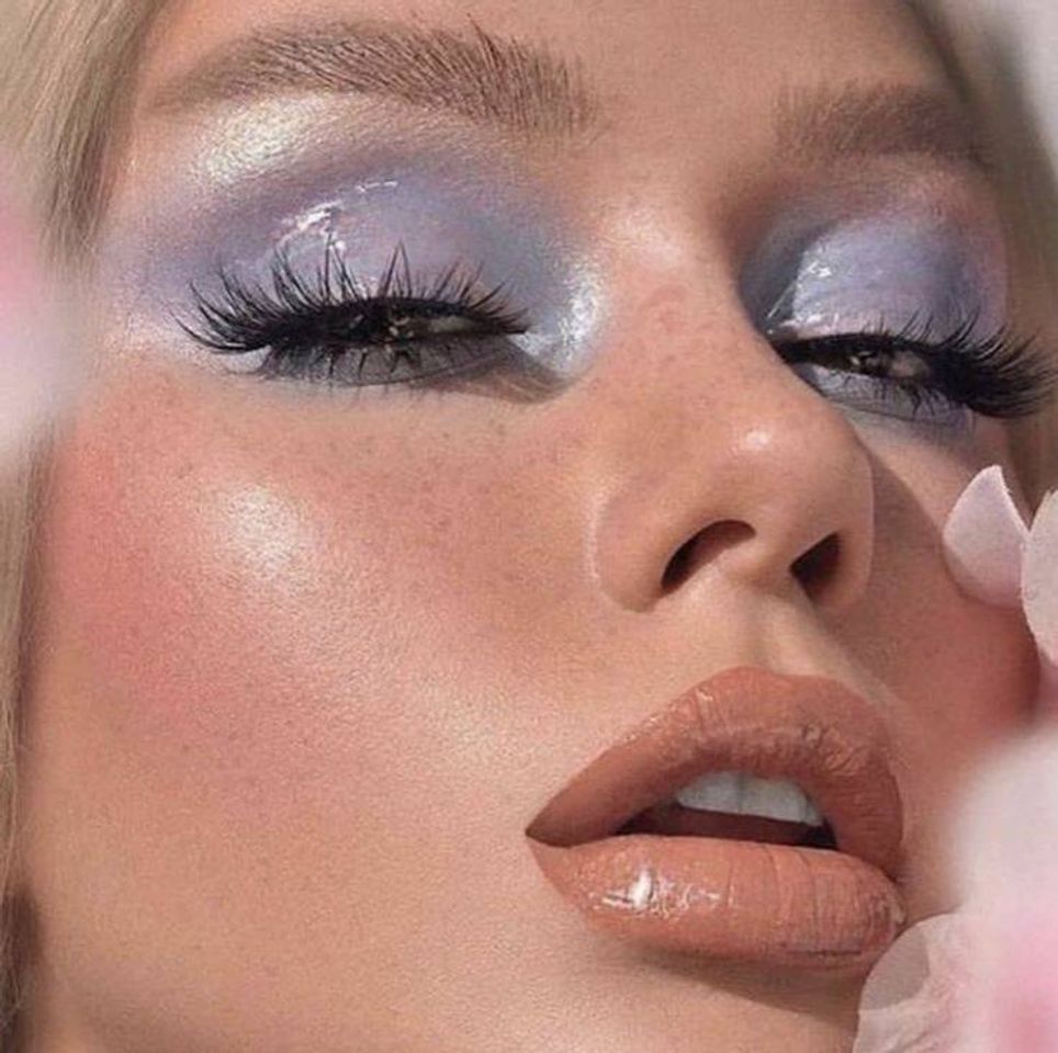 Fashion Glossy pastel color blue makeup