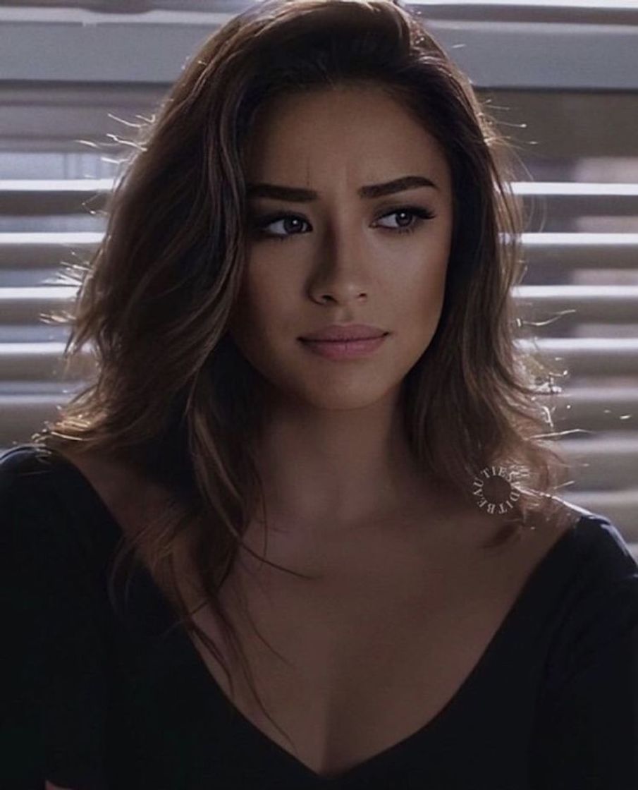 Fashion Shay Mitchell