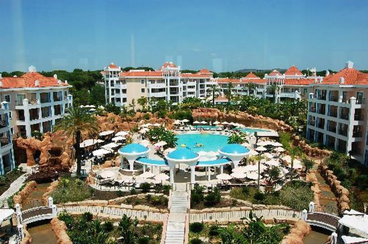 Lugar Hilton Vilamoura As Cascatas Golf Resort & Spa