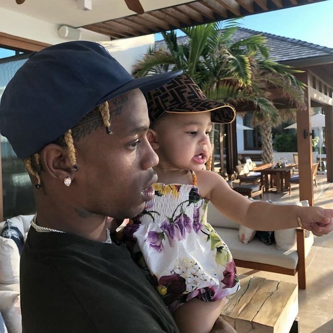 Fashion Primeira viagem de Travis com Stormi 