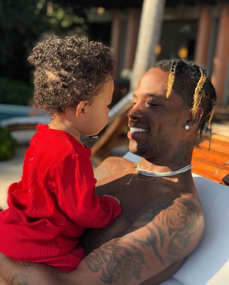 Social Travis e Stormi 