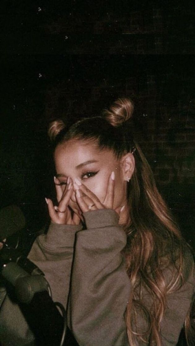 Fashion Wallpapers Ariana 🐇