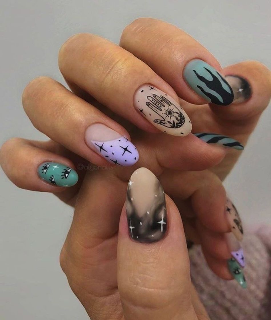 Moda Nails 