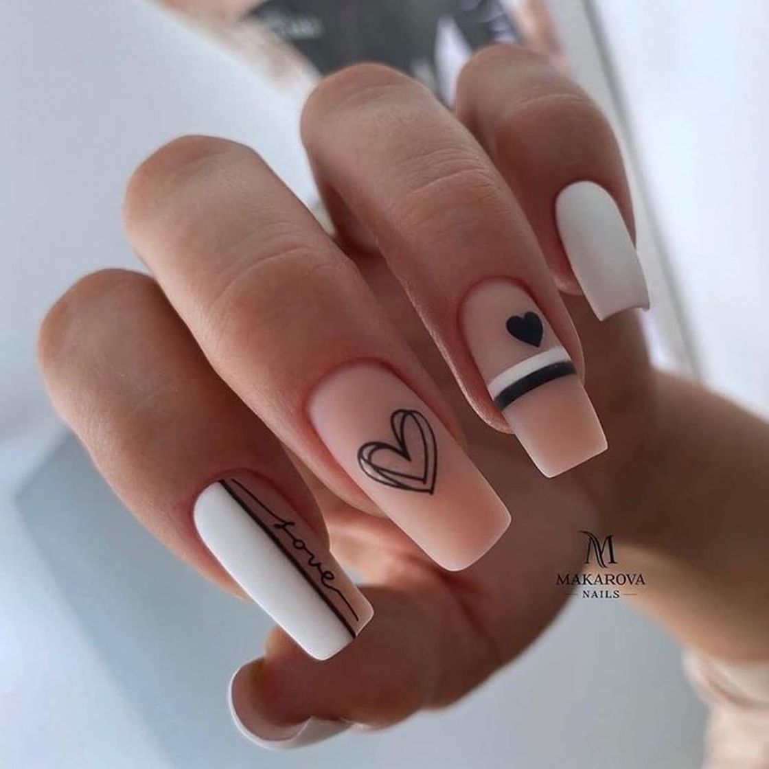 Moda Nails 