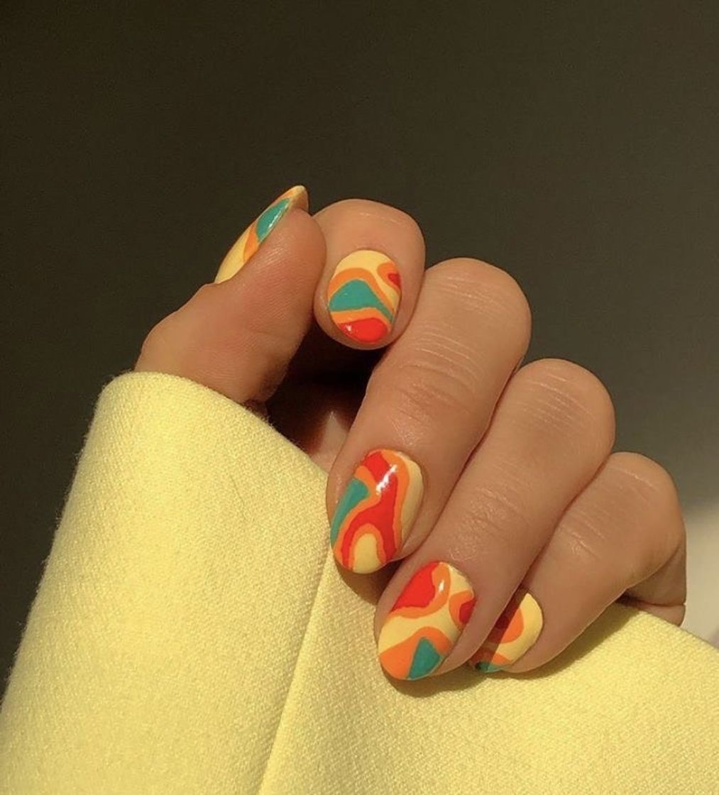 Moda unhas coloridas