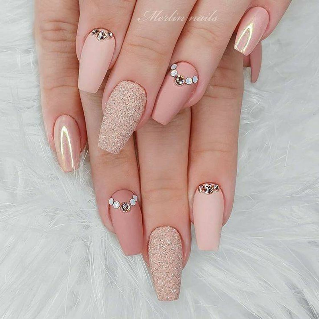 Social Esmaltação rosa com pedra e glitter 💖